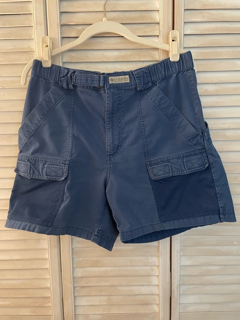 Columbia Men's Navy Cargo Shorts with Mesh Pocket Panels Size Small 6” Inseam